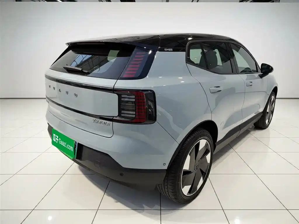 Volvo EX30 2024 2025 RWD Long Range Ultra