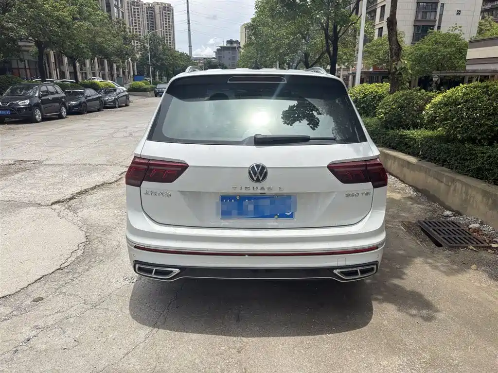 Volkswagen Tiguan L 2023 Facelift 330TSI Auto FWD R-Line Premium фото 3