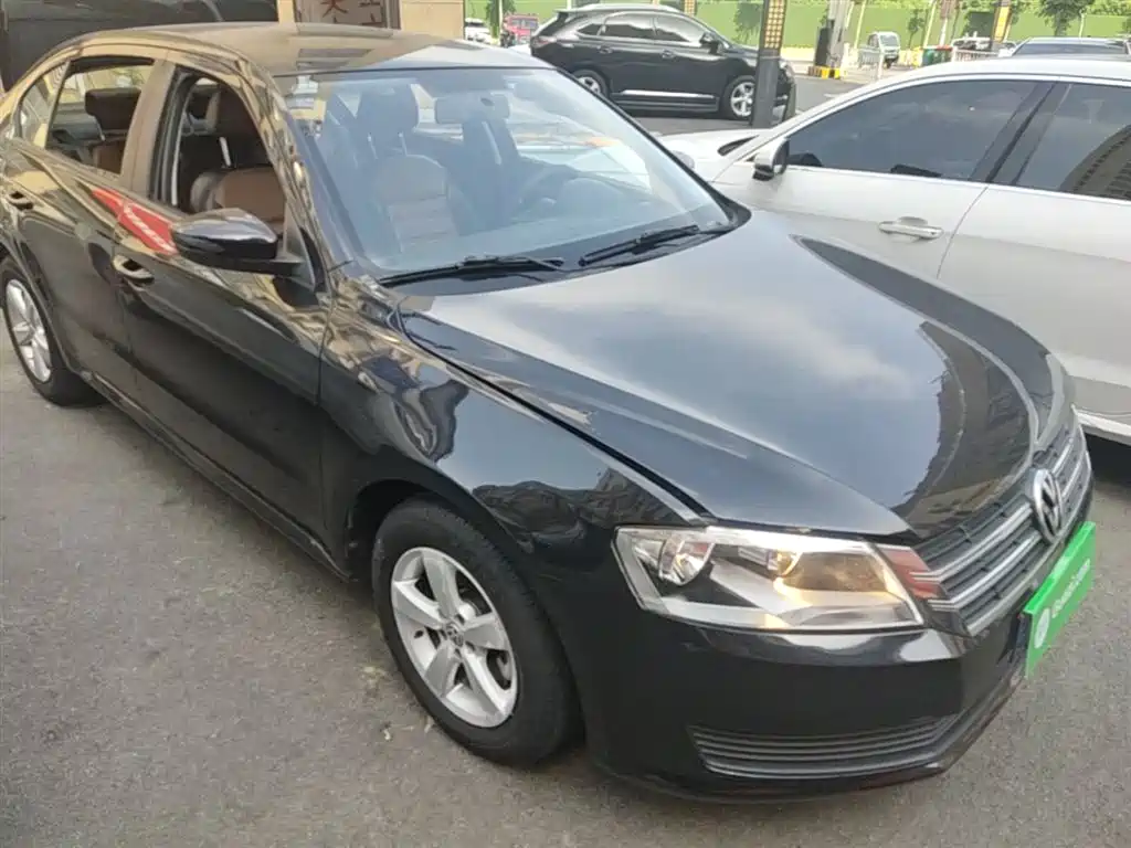 Volkswagen Lavida 2013 Facelift Classic 1.6L Automatic Trend фото 4