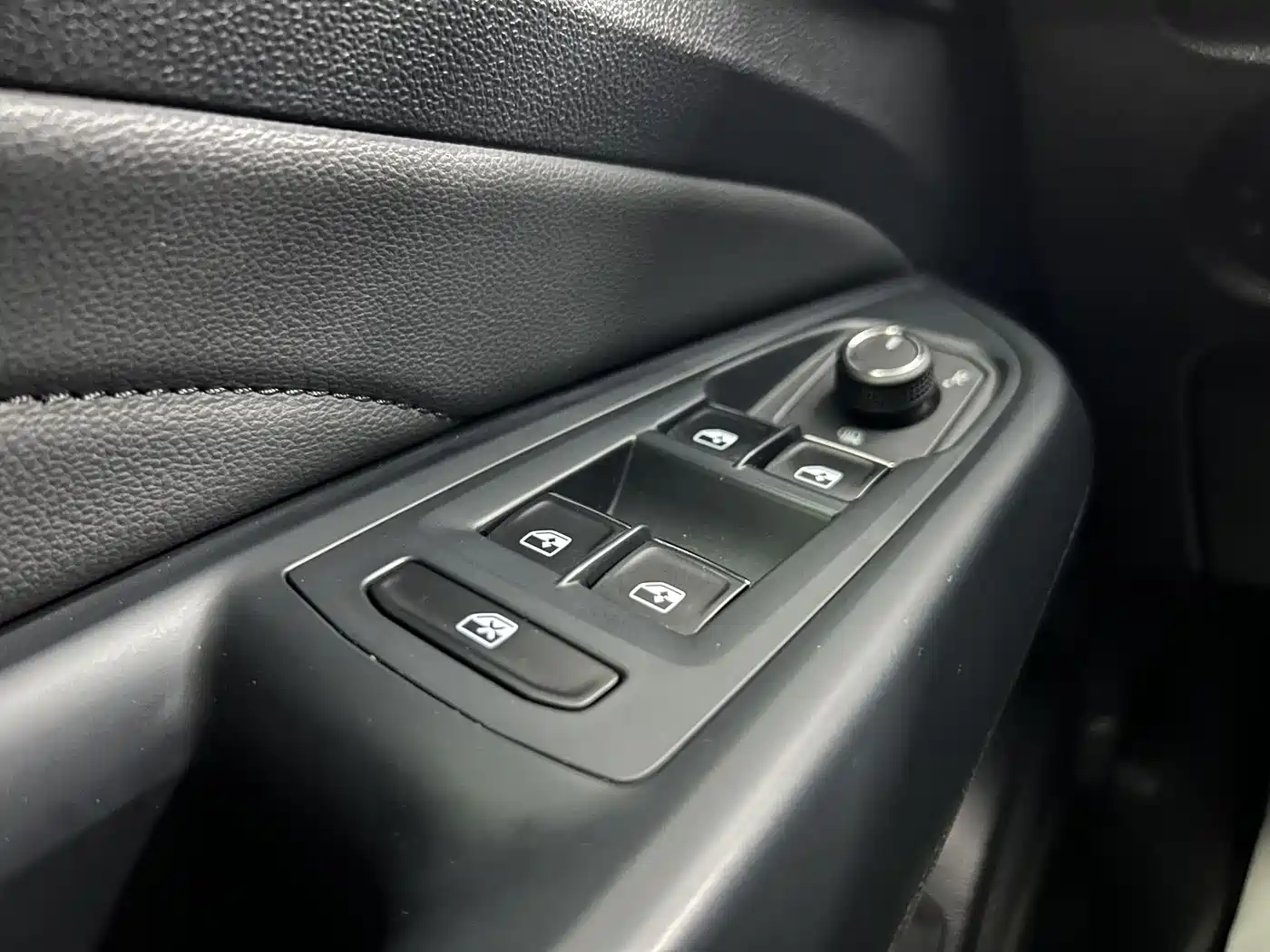 Volkswagen Passat 2023 Facelift 280TSI Elite Edition фото 12
