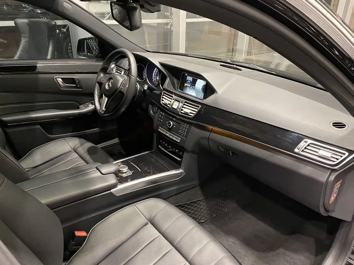 Mercedes-Benz E-Class 2015 Facelift E 180 L фото 11