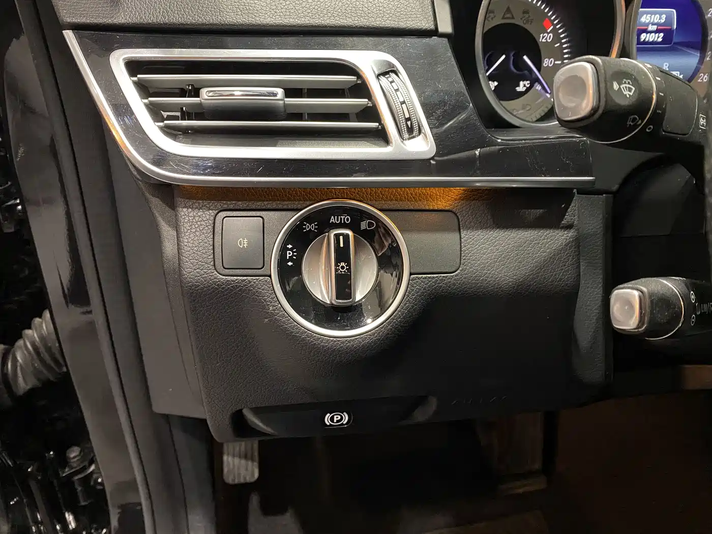 Mercedes-Benz E-Class 2015 Facelift E 180 L фото 5
