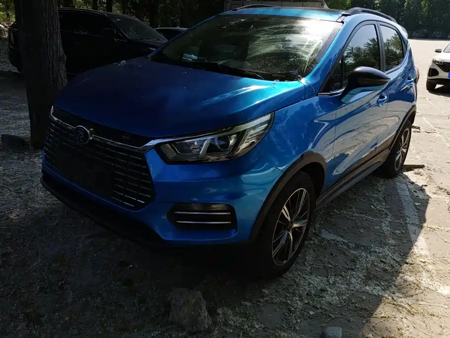 BYD Yuan New Energy 2018 EV360 Smart Connected Cool Edition