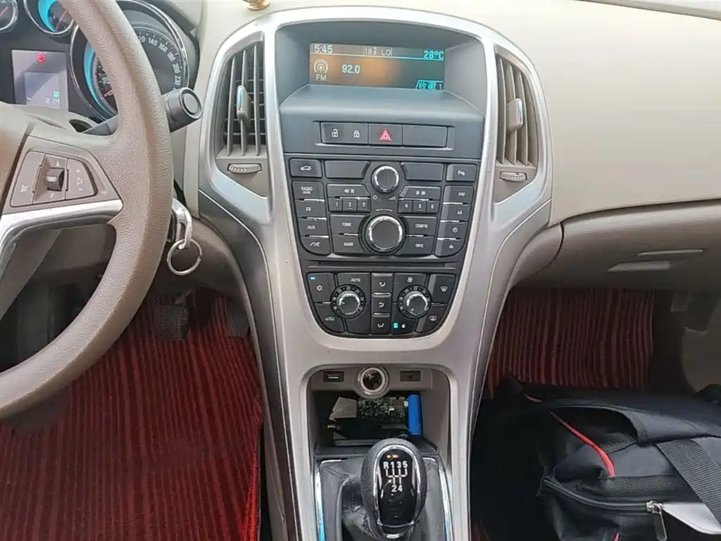 Buick Excelle 2013 Model GT 1.6L Manual Progressive фото 13
