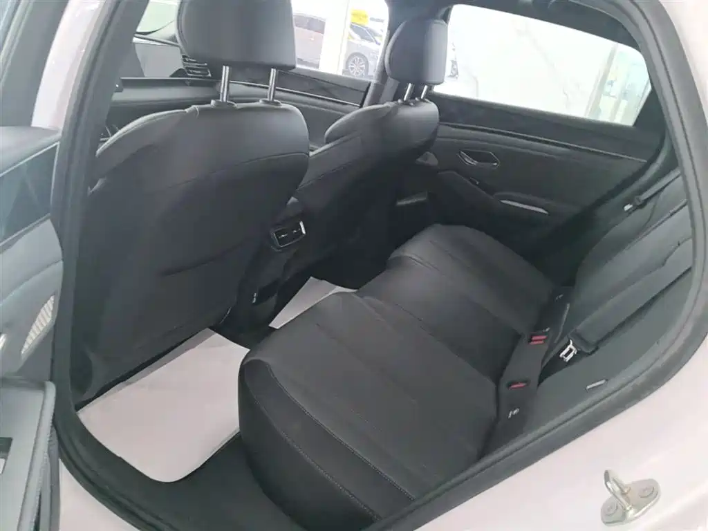 BYD Qin L 2025 DM-i Smart Drive Edition 120KM Surpassing фото 17