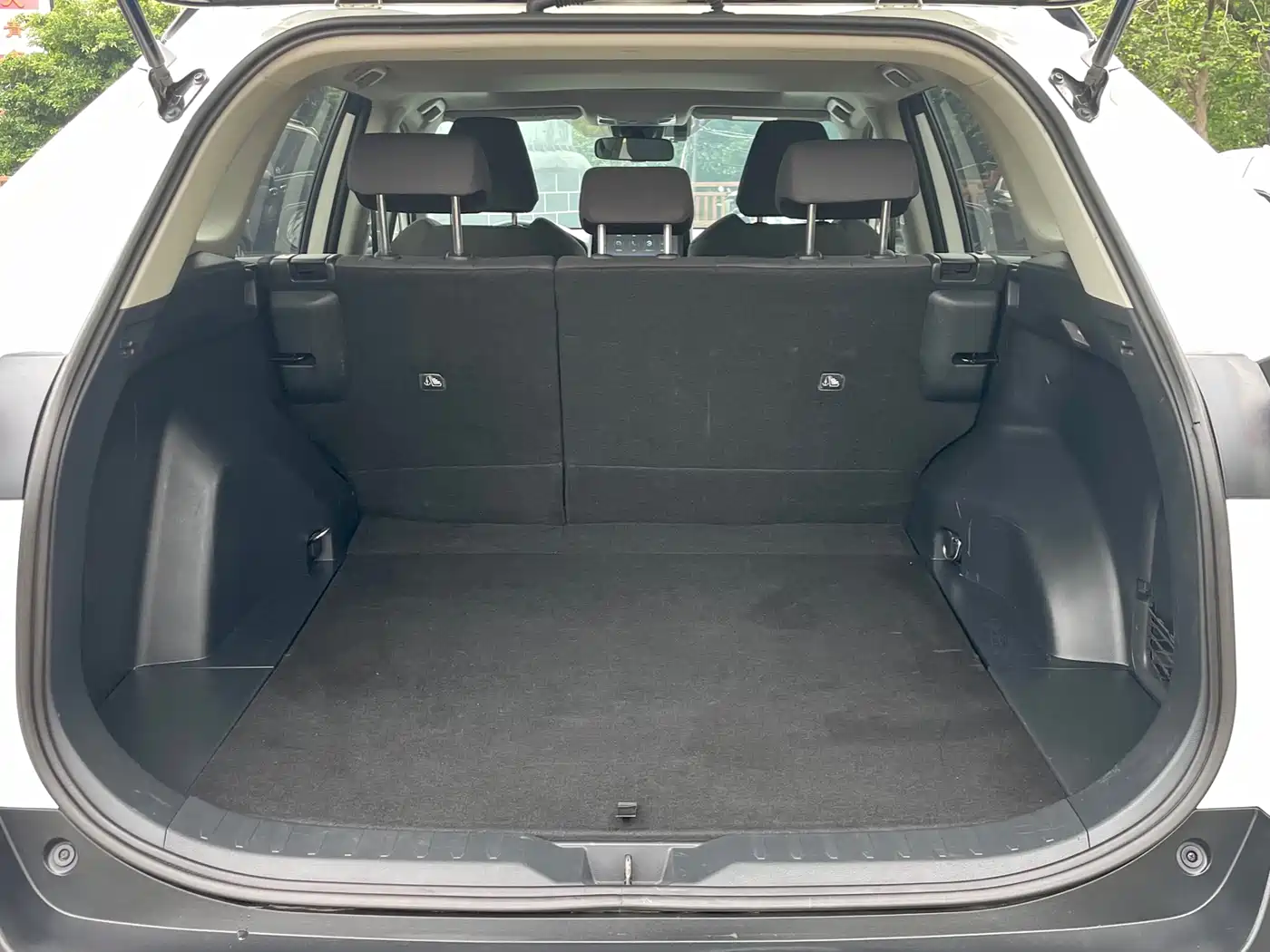 Toyota RAV4 Rongfang 2020 Hybrid 2.5L E-CVT AWD Elite Edition фото 17