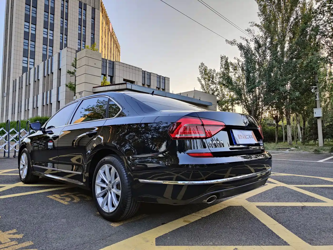 Volkswagen Passat 2017 330TSI DSG Prestige фото 7