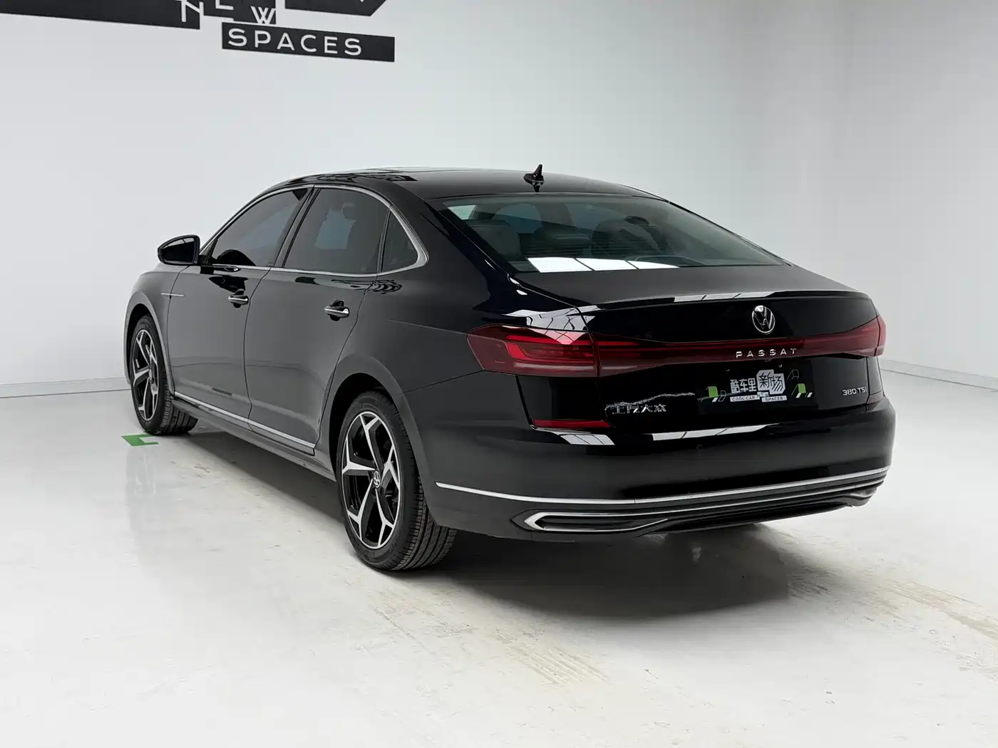 Volkswagen Passat 2024 380TSI Starlight Luxury Edition фото 6