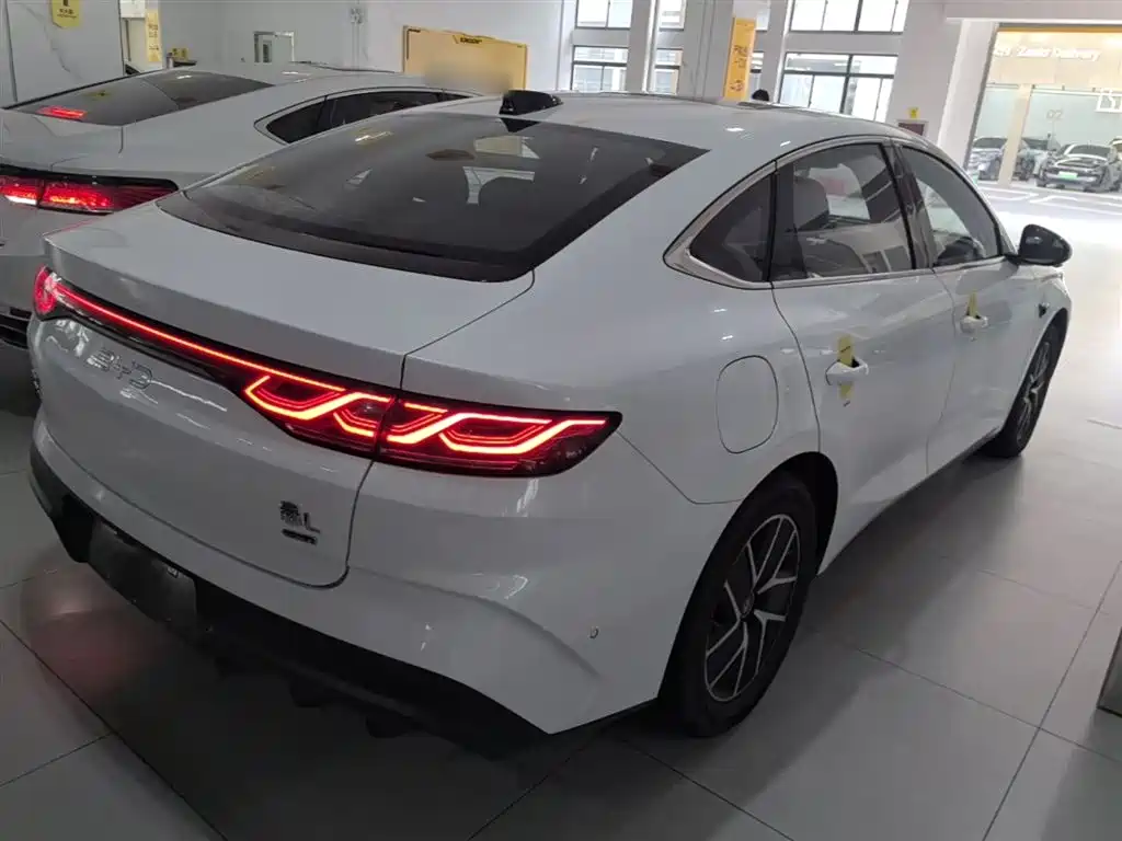 BYD Qin L 2025 DM-i Smart Drive Edition 120KM Surpassing фото 7