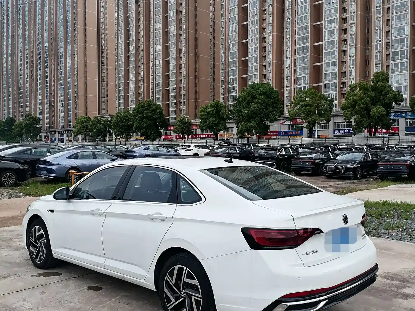Volkswagen Sagitar 2023 Model Year 200TSI DSG Surpass Edition фото 9