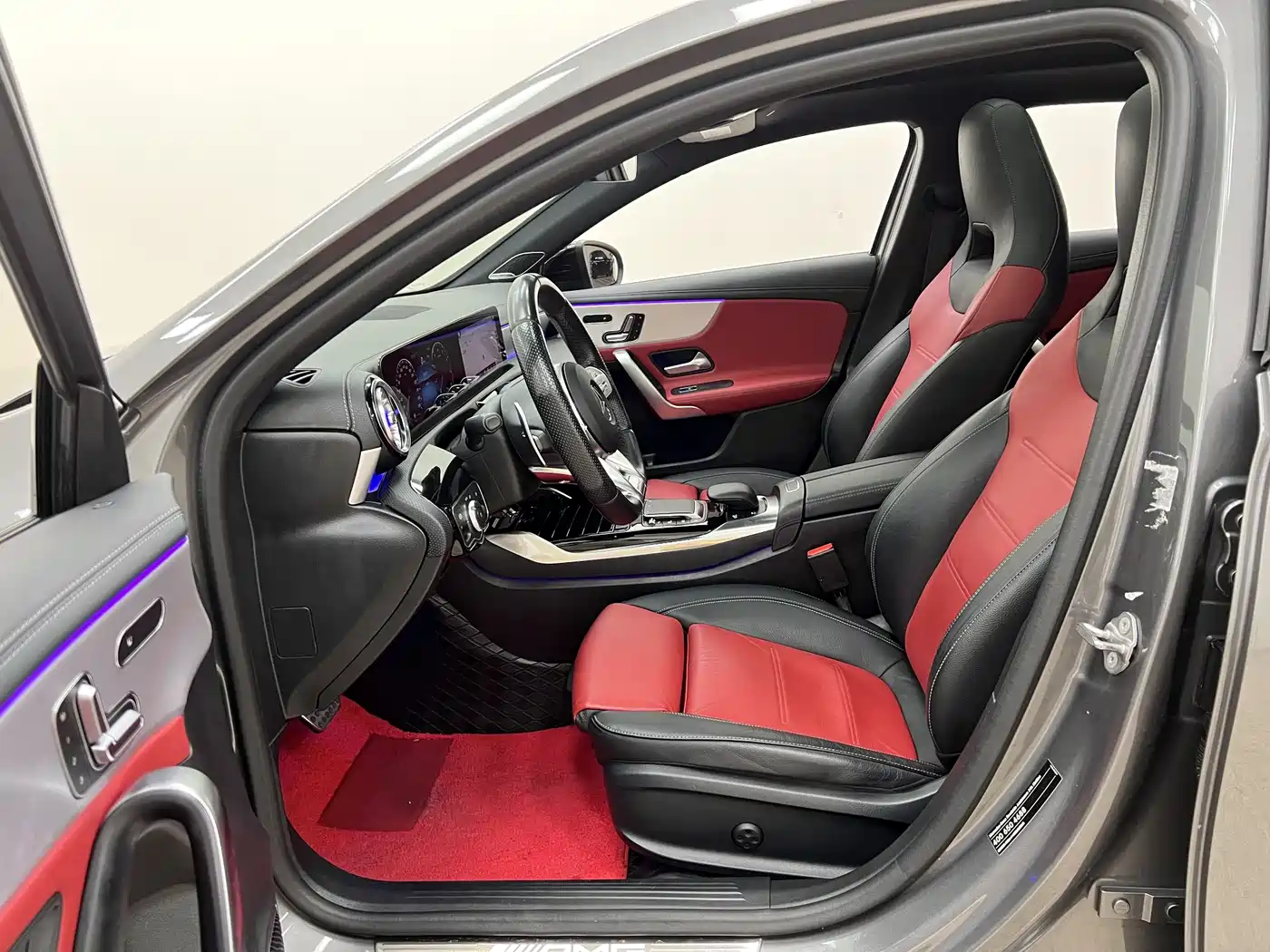 Mercedes-Benz A-Class AMG (Import) 2020 AMG A 35 4MATIC фото 16