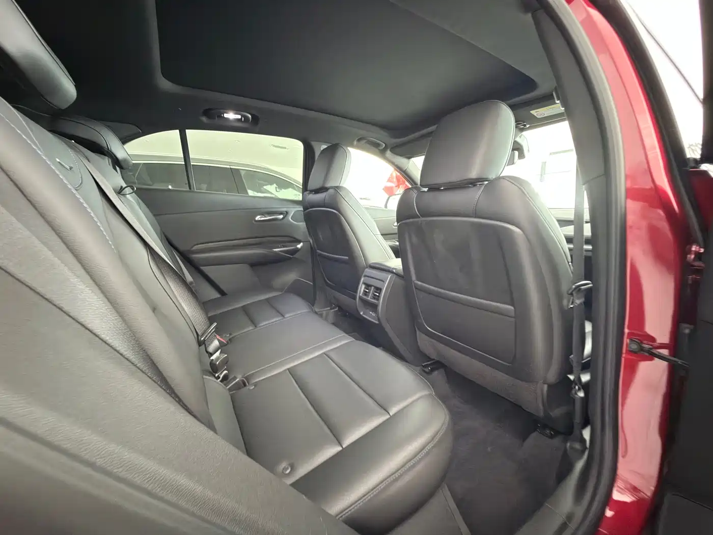 Cadillac XT4 2024 28T 4WD Luxury Edition фото 8