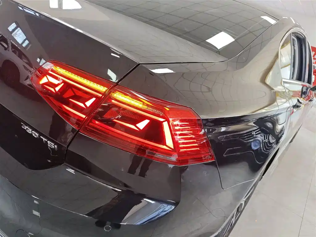 Volkswagen Magotan 2020 330TSI DSG Luxury фото 8