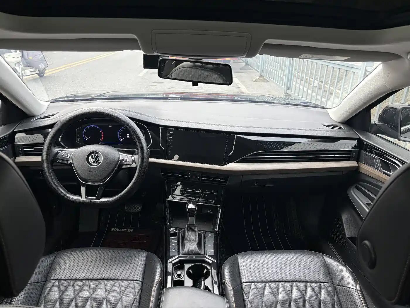 Volkswagen Passat 2021 Model 330TSI Luxury Edition фото 15