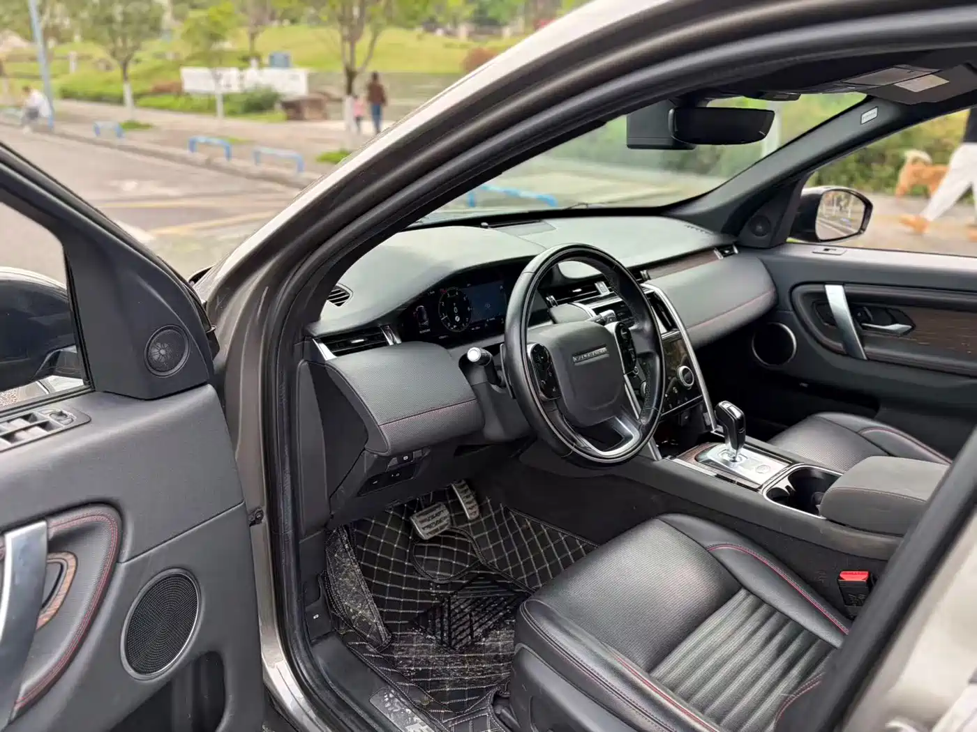 Land Rover Discovery Sport 2021 249PS R-Dynamic SE Performance Technology Edition 5-seater фото 4