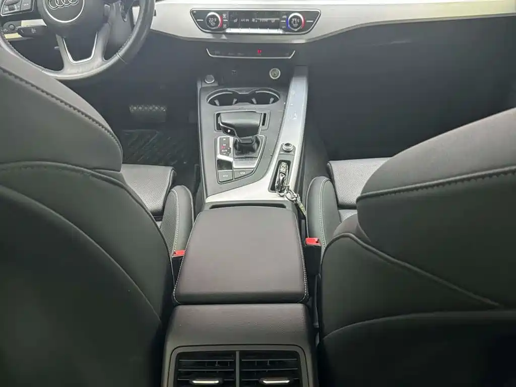 Audi A4L 2020 40 TFSI Fashion Dynamic Edition фото 13
