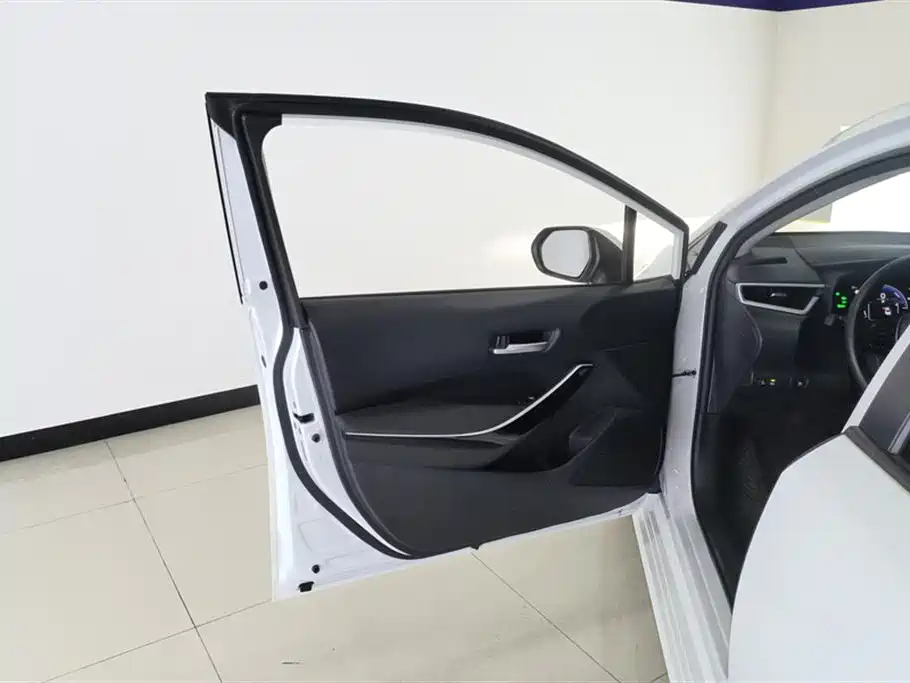 Toyota Corolla 2023 1.8L Smart Hybrid Dual Engine Elite Edition фото 7