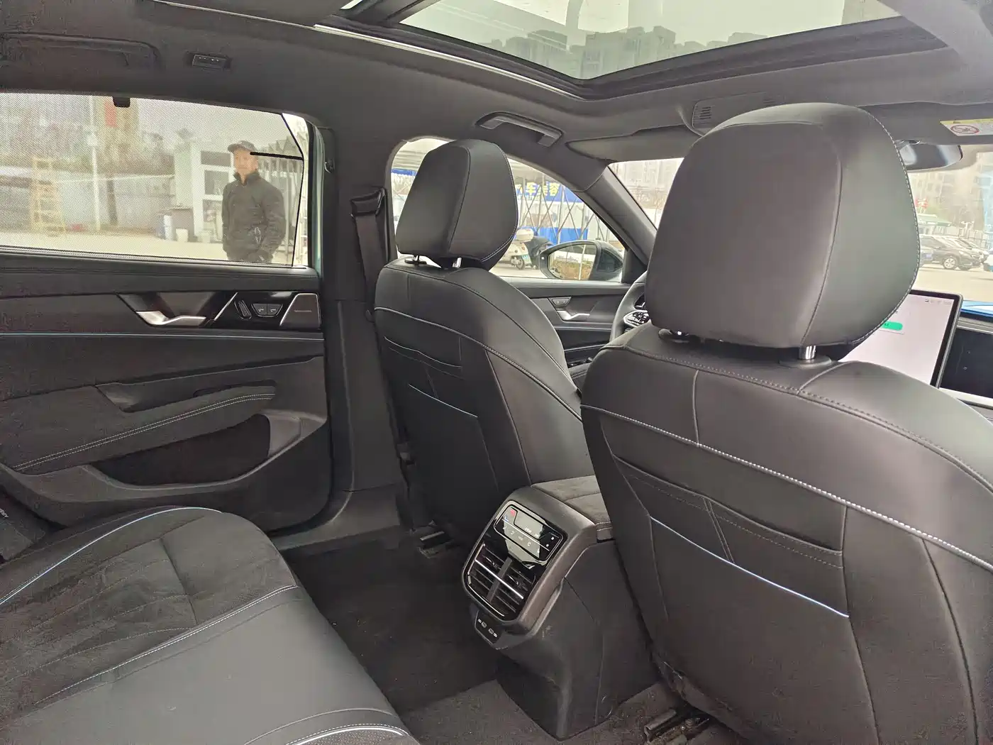 Volkswagen Passat 2025 Model Pro 380TSI Starlight Dragon Premium Edition фото 13
