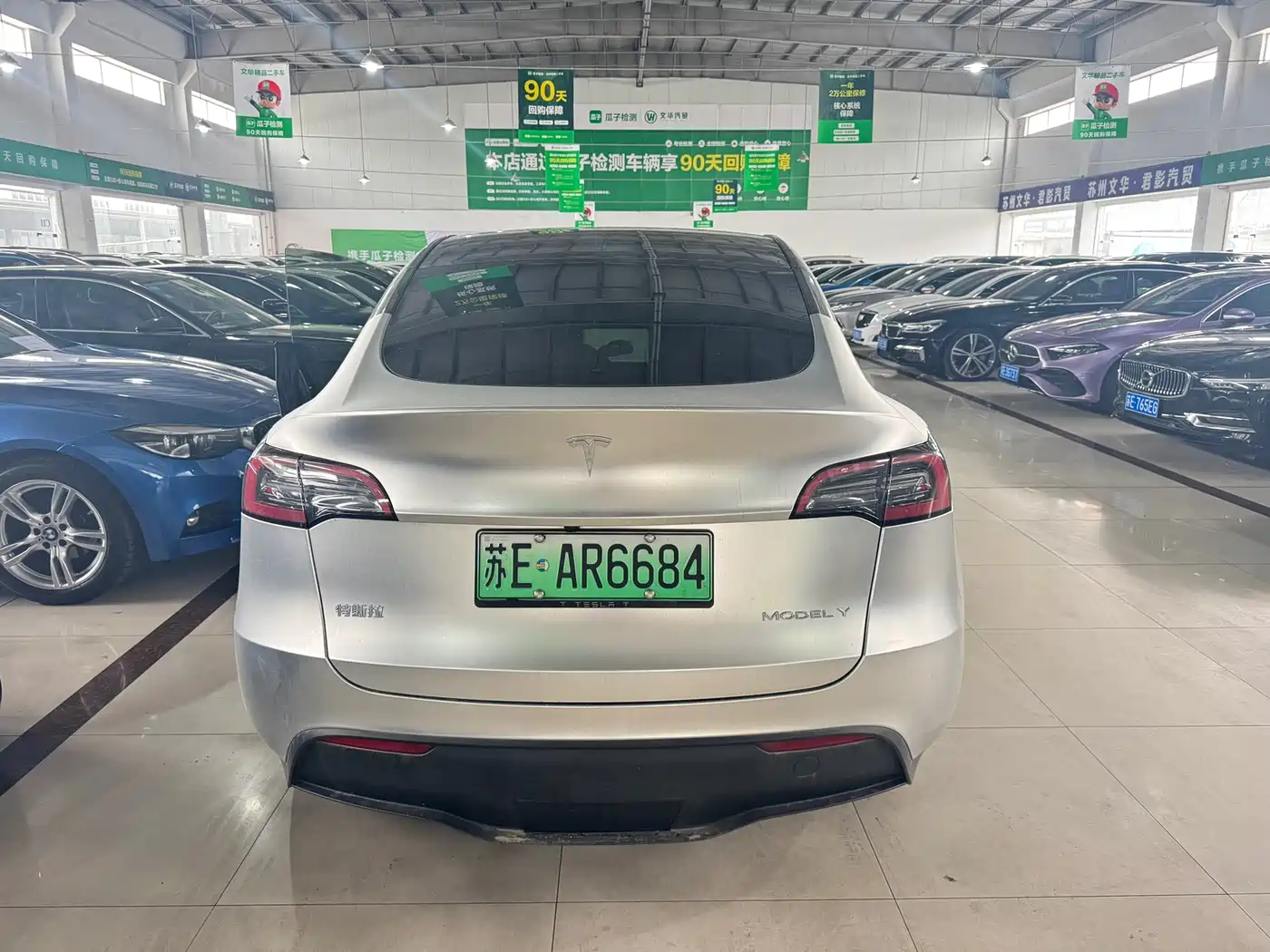 TESLA MODEL Y