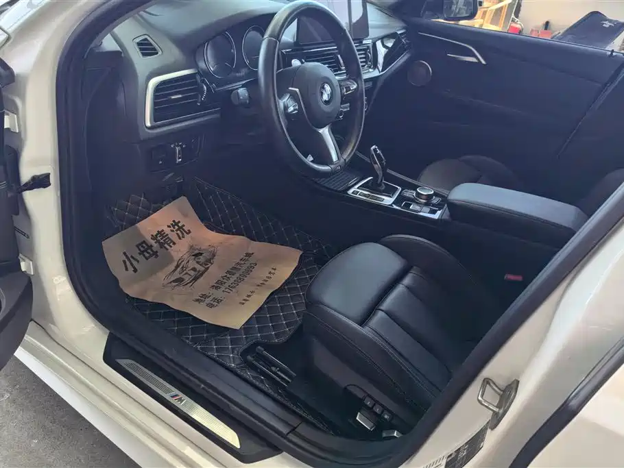 BMW 1 Series 2022 125i M Sport Shadow Edition фото 9