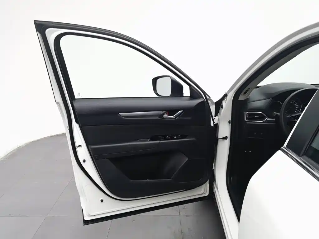 Photo 8 - Mazda CX-5