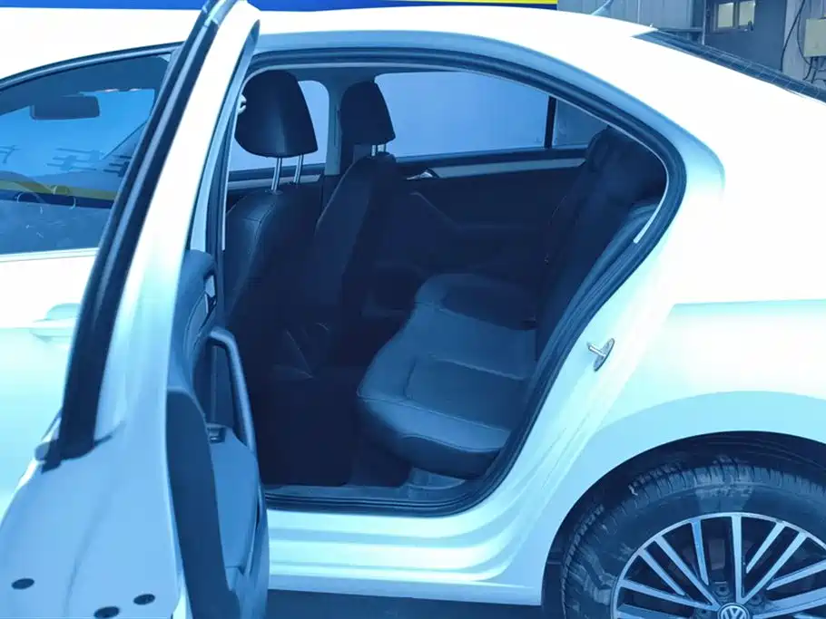Volkswagen Jetta 2019 Dream Edition 1.5L Auto Comfort фото 11