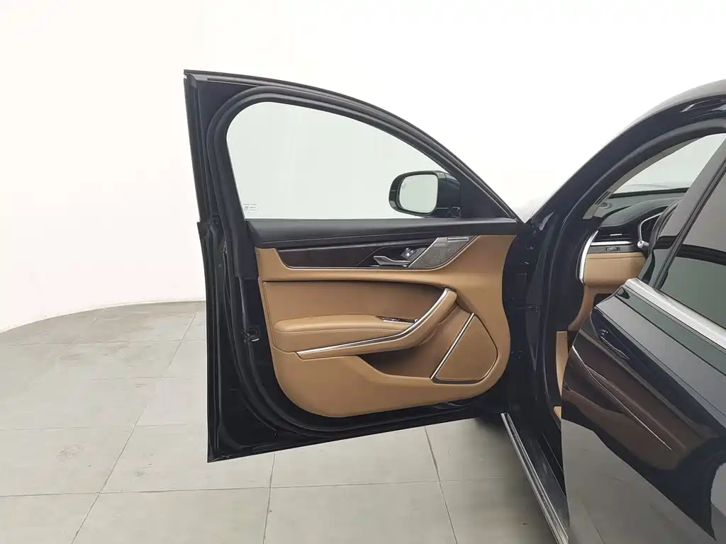 Jaguar XFL, миниатюра 8