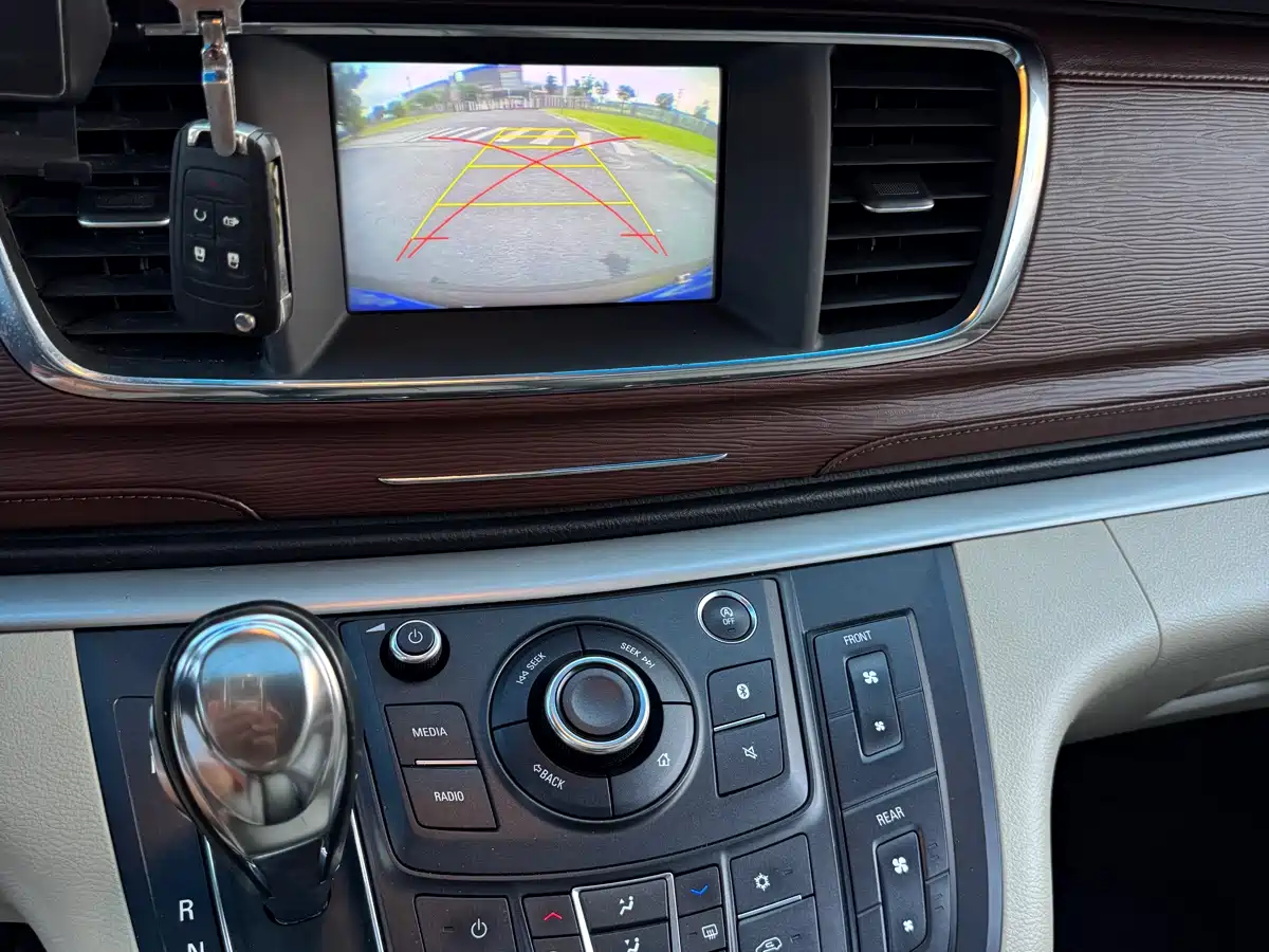 Buick GL8 2018 28T Luxury Model China VI фото 14