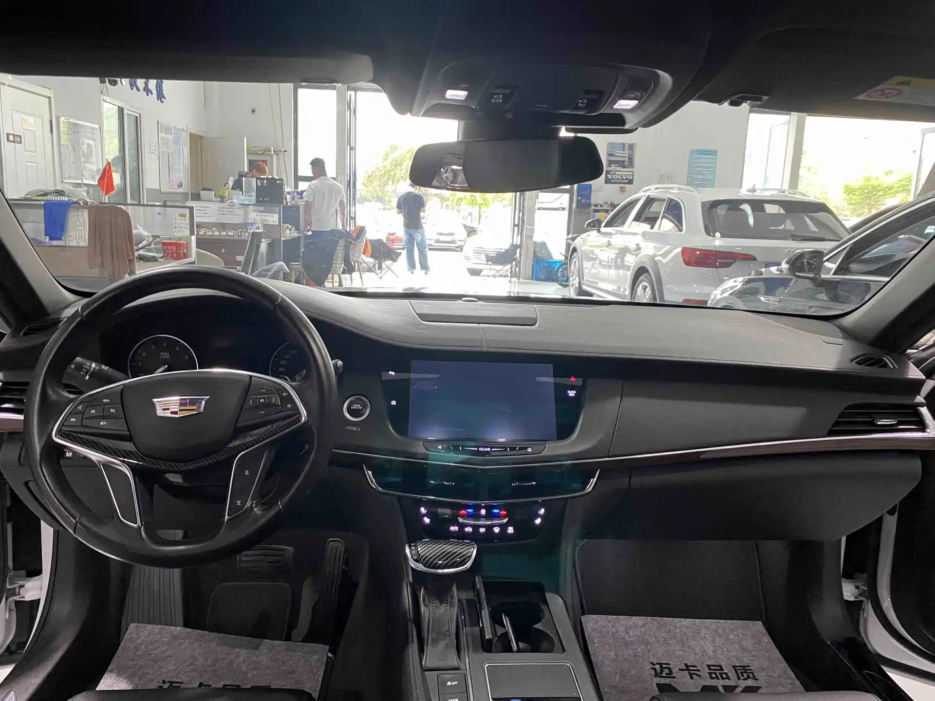 Фото 8 - Cadillac CT6