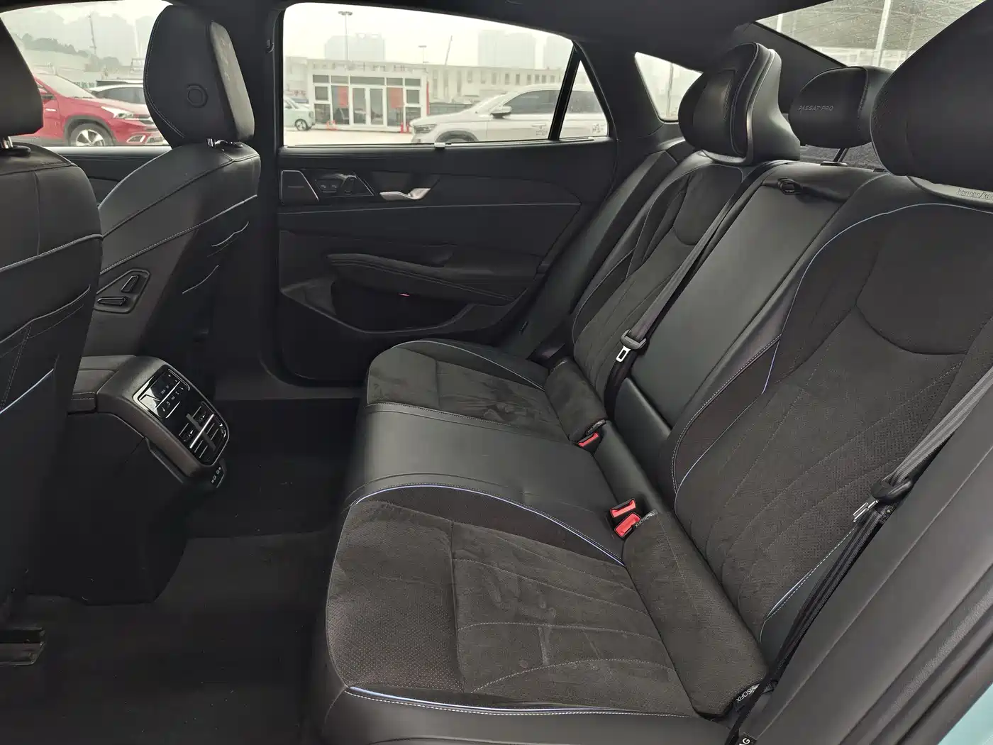 Volkswagen Passat 2025 Model Pro 380TSI Starlight Dragon Premium Edition фото 18