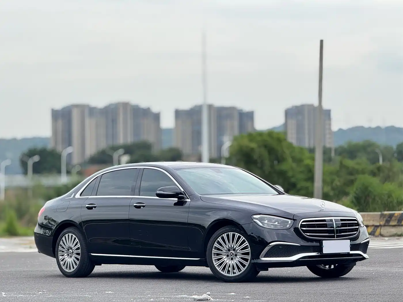 Mercedes-Benz E-Class 2022 Second Facelift E 300 L Luxury фото 3