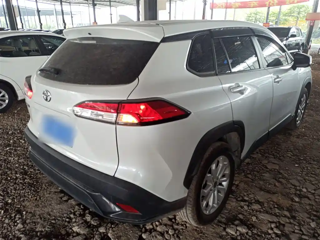 Toyota Frontlander 2022 2.0L CVT Leading Edition фото 5