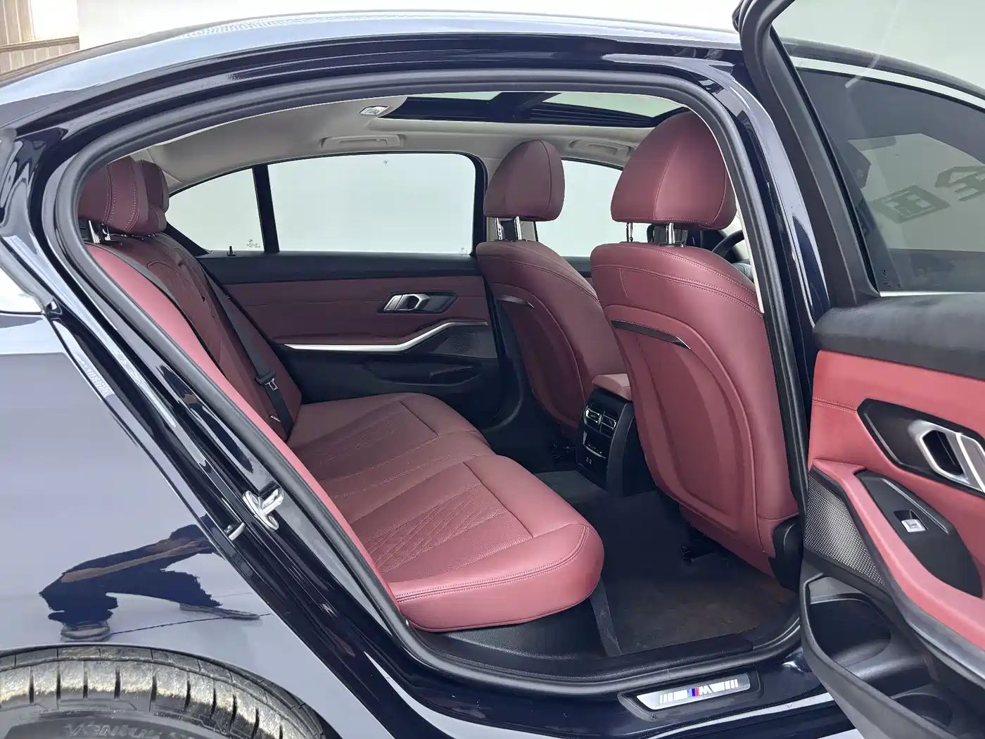 BMW 3 Series 2023 320Li M Sport Package фото 28