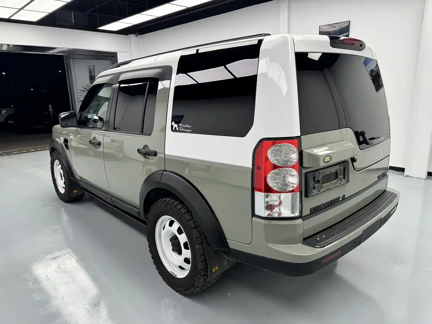 Land Rover Discovery 2010 5.0 V8 HSE Gasoline Version фото 6