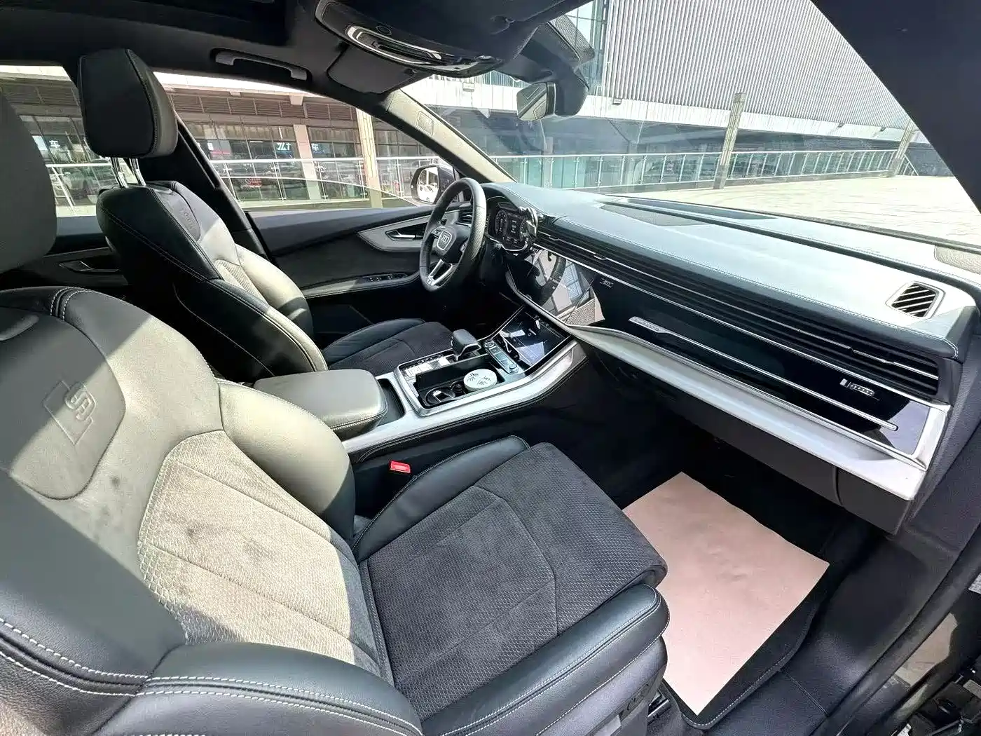 Audi Q8 2019 Model 55 TFSI Premium Dynamic фото 4