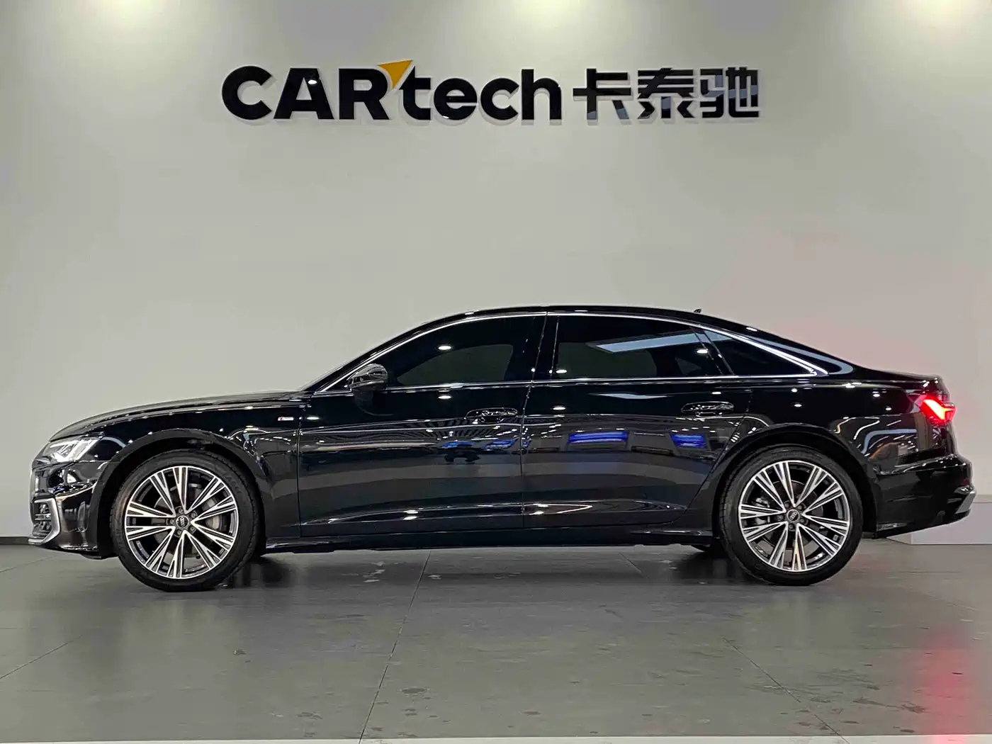 Audi A6L 2025 45 TFSI quattro Premium Sport фото 4