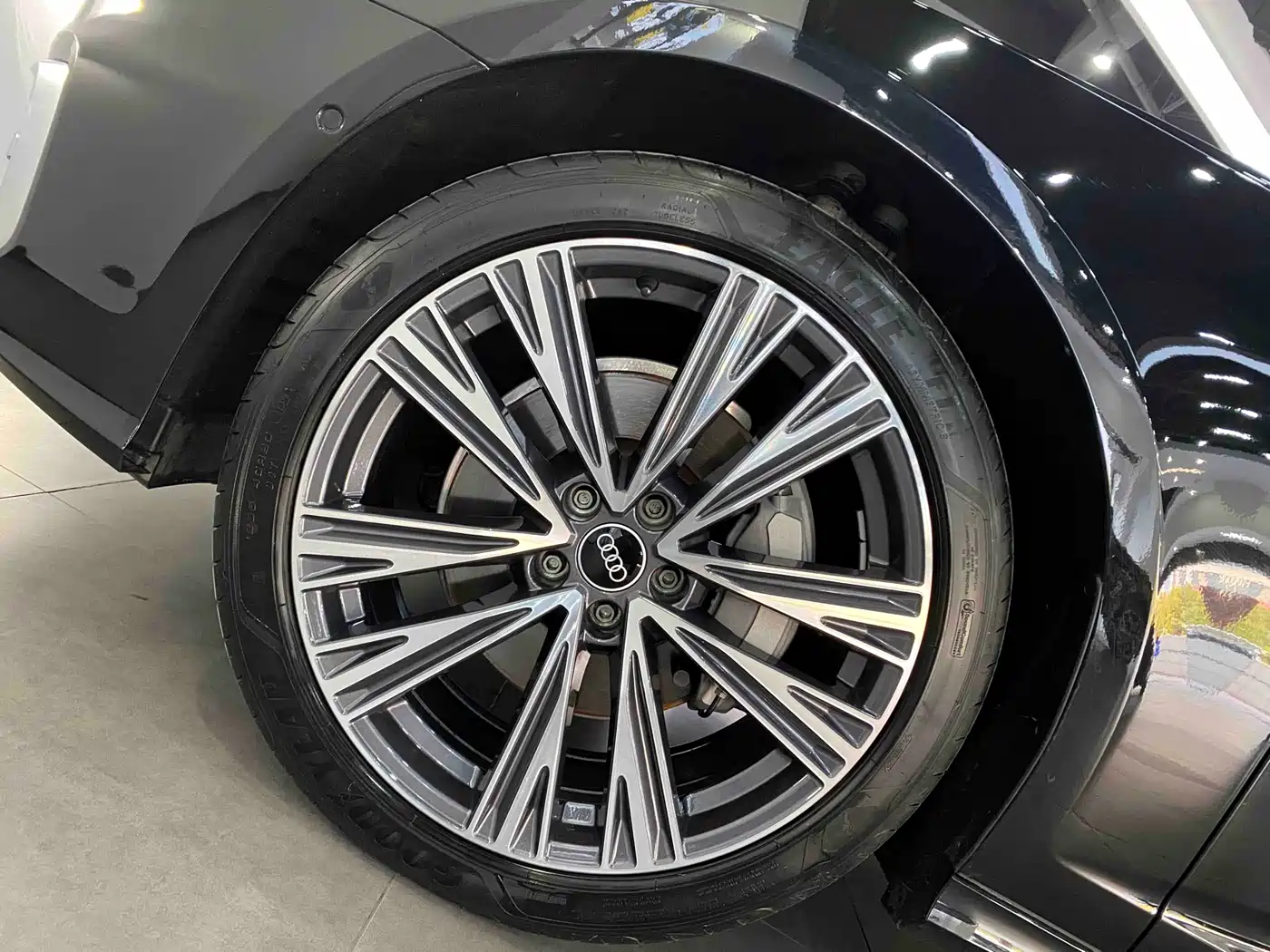 Audi A6L 2025 45 TFSI quattro Premium Sport фото 10