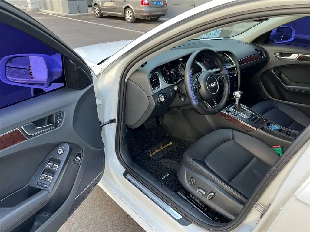 Audi A4L 2013 35 TFSI Automatic Comfort фото 6