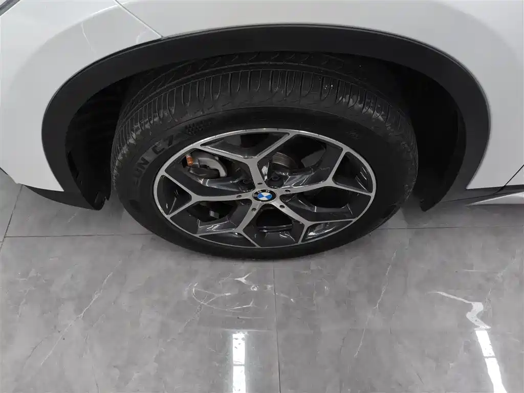 BMW X1 2018 xDrive20Li Premium Model фото 23