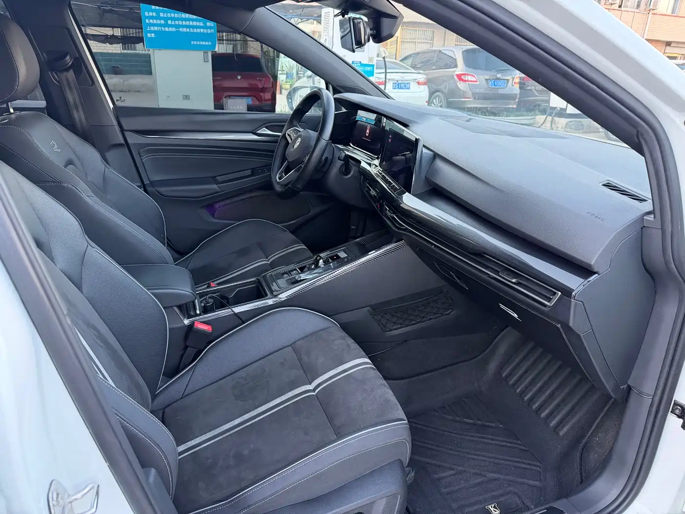 Volkswagen Golf 2021 280TSI DSG R-Line фото 5