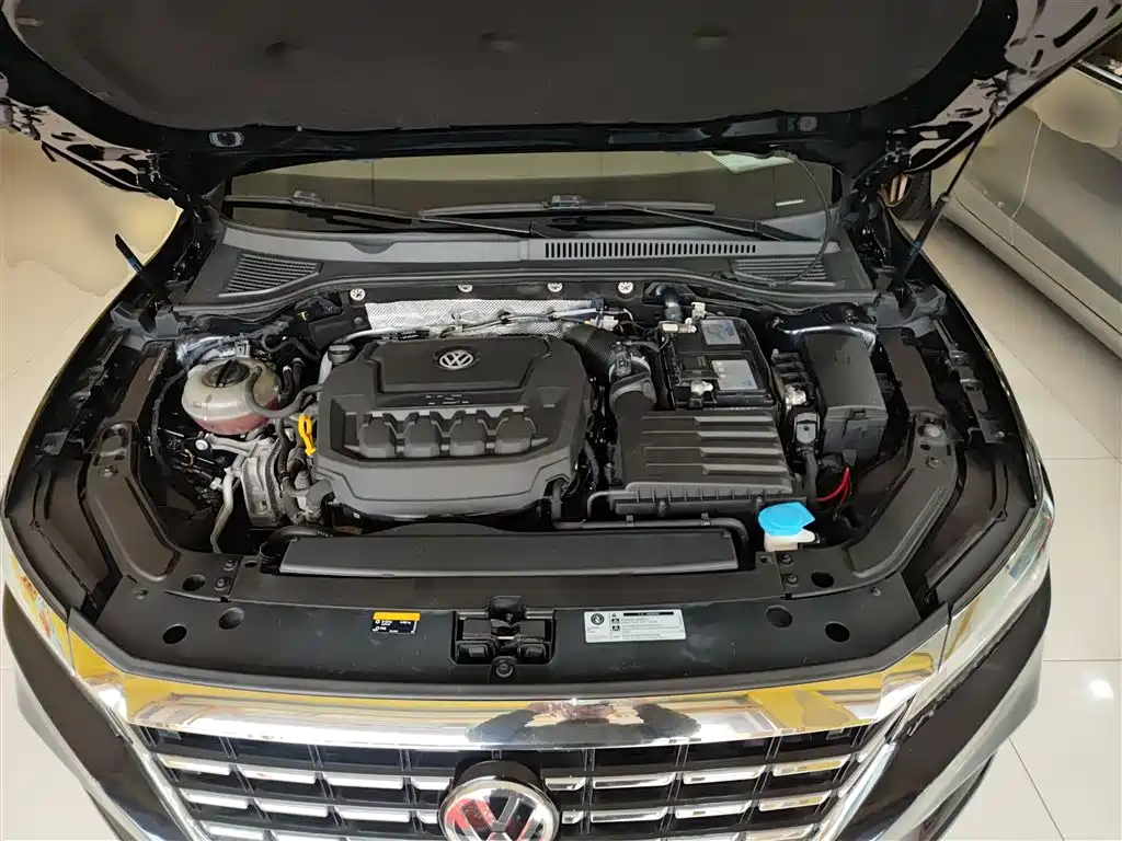 Volkswagen Passat 2019 330TSI Luxury Edition China VI фото 20