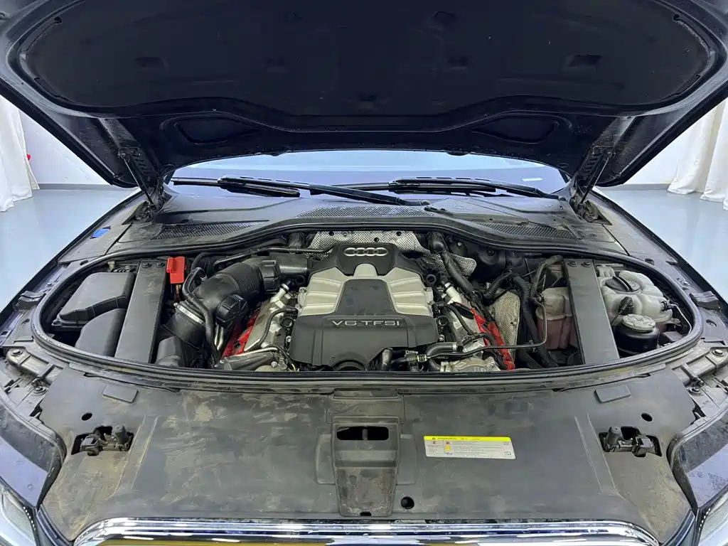 Фото 23 - Audi A8
