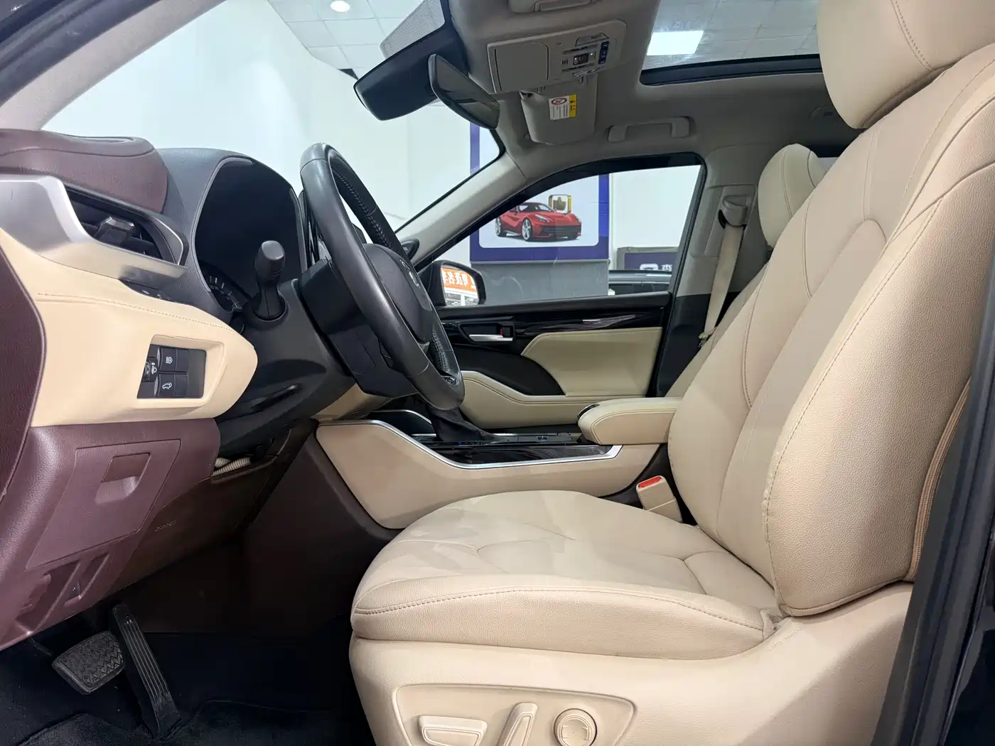 Toyota Highlander 2022 Model Dual Engine 2.5L 4WD Premium Edition 7-Seater фото 11