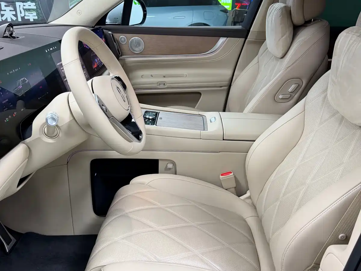 AITO Wenjie AITO M9 2025 Extended Range Ultra 52kWh 5-Seater фото 18