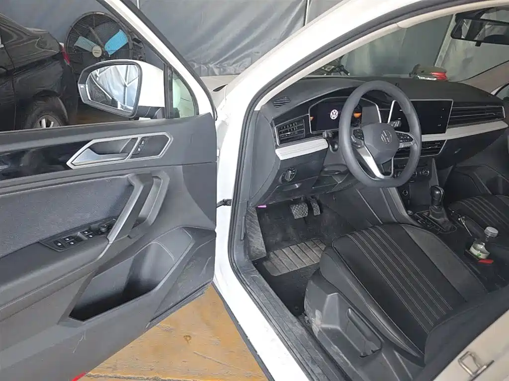 Volkswagen Tiguan L 2022 330TSI Automatic 2WD Comfort Edition фото 23