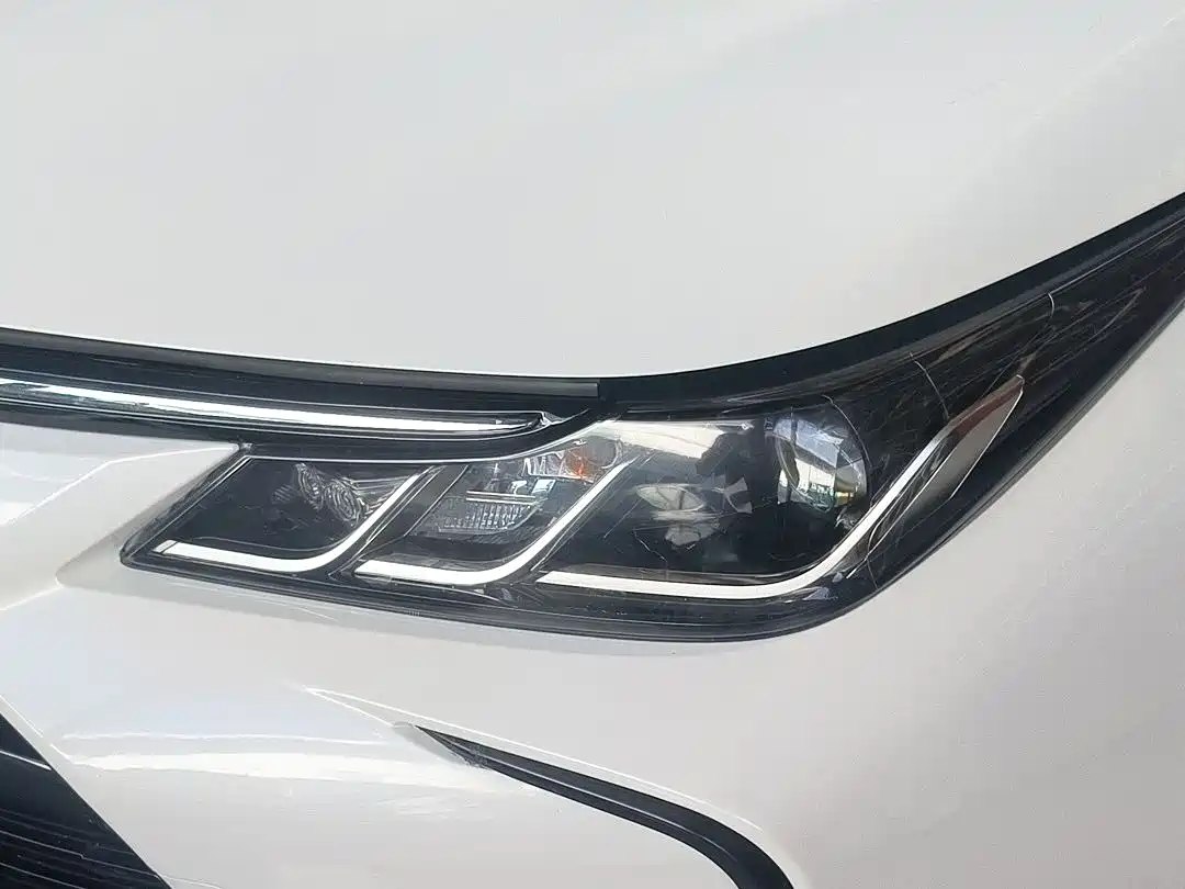 Toyota Corolla 2019 1.2T S-CVT GL-i Luxury Edition фото 11