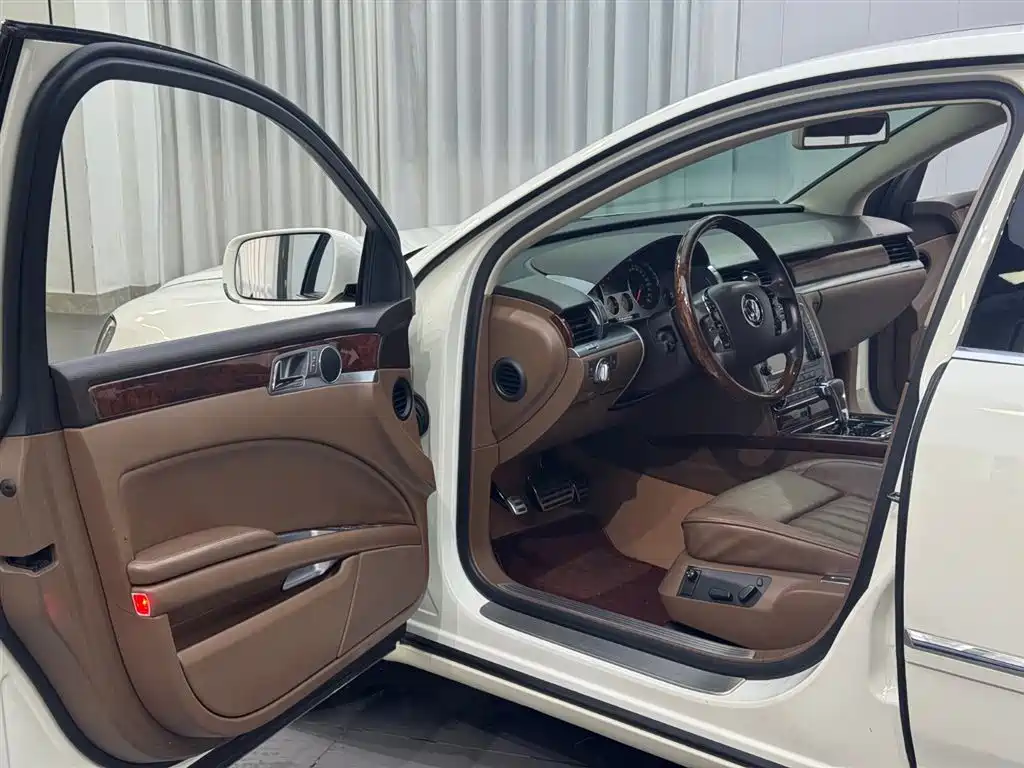 Volkswagen Phaeton 2012 3.0L Executive фото 4