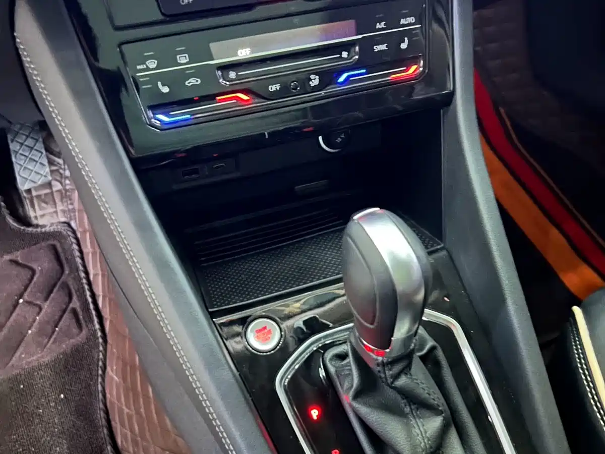 JETTA VS7
