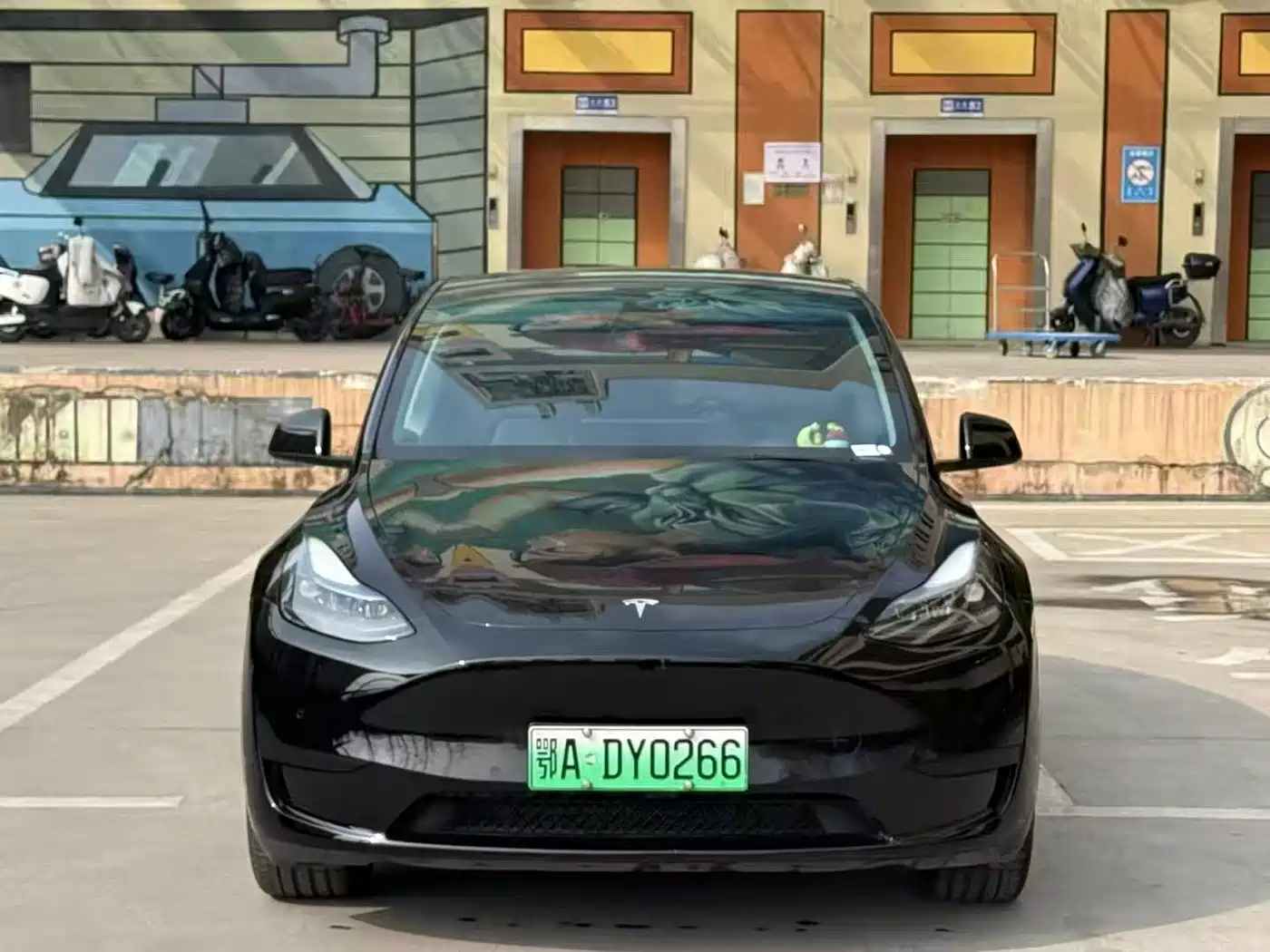 TESLA MODEL Y