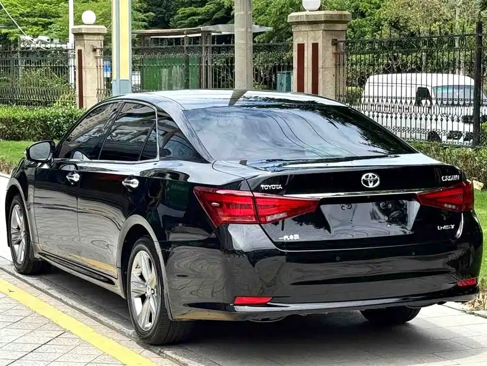 Toyota Crown 2015 2.0T Fashion фото 6